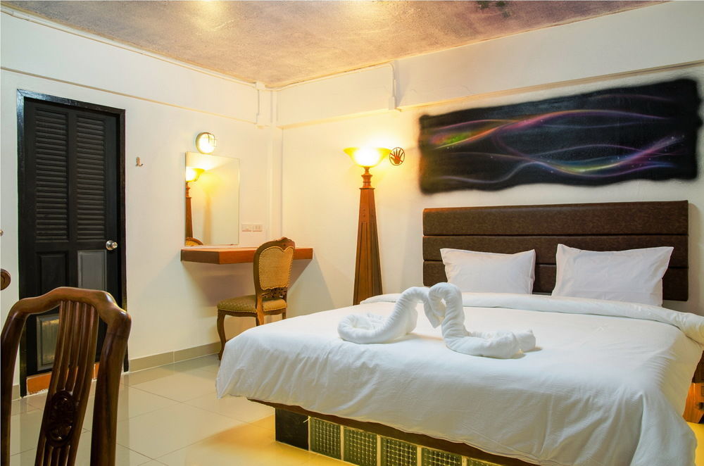 Khunsri Resort Art Boutique Hotel Pattaya Exterior photo