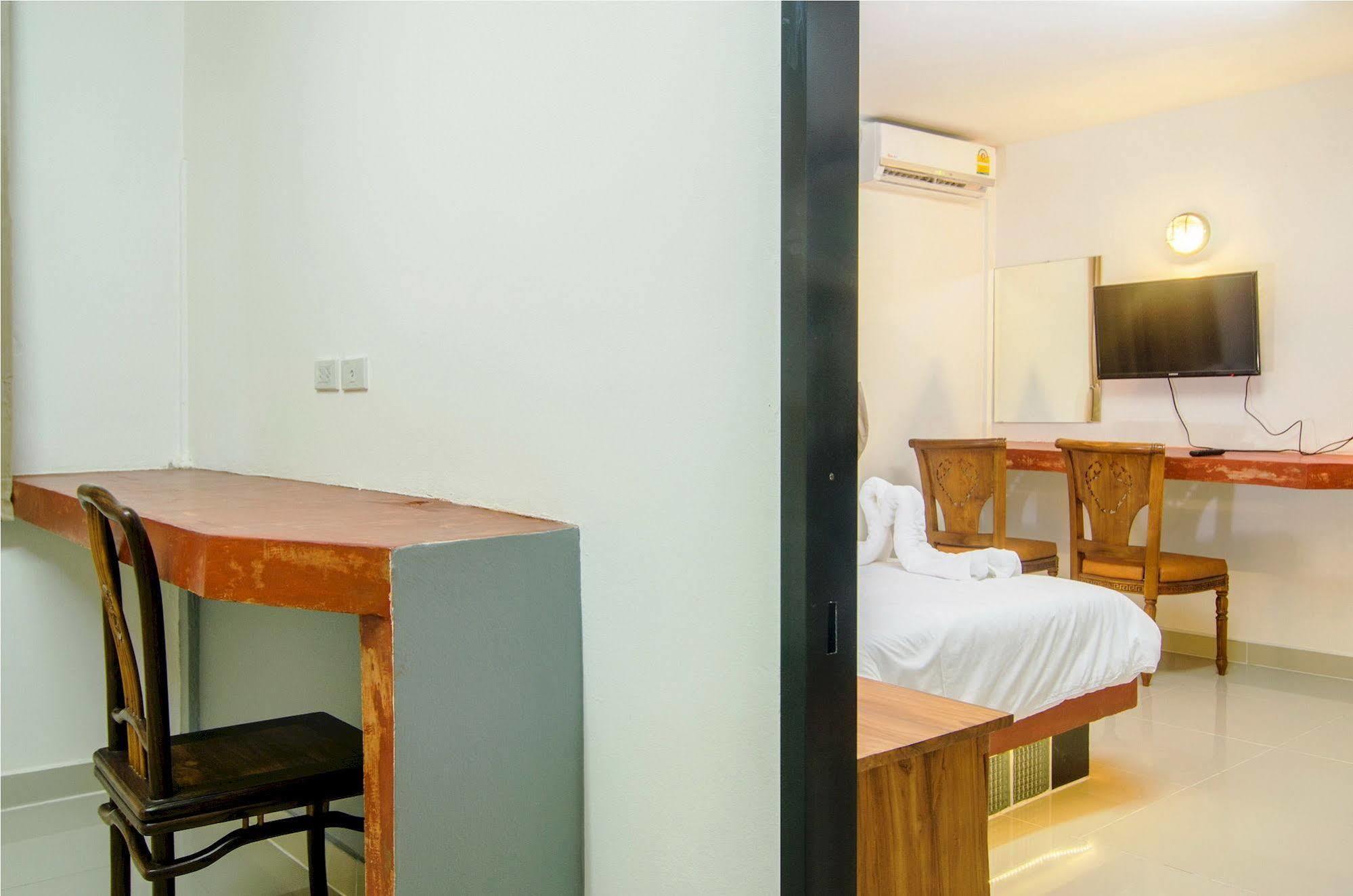 Khunsri Resort Art Boutique Hotel Pattaya Exterior photo